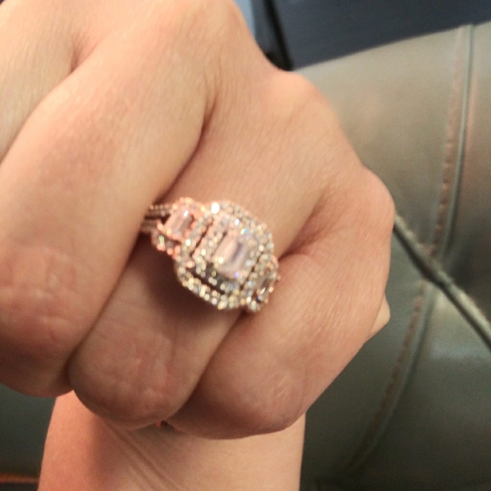 Diamond Ring - Picture 3 of 9